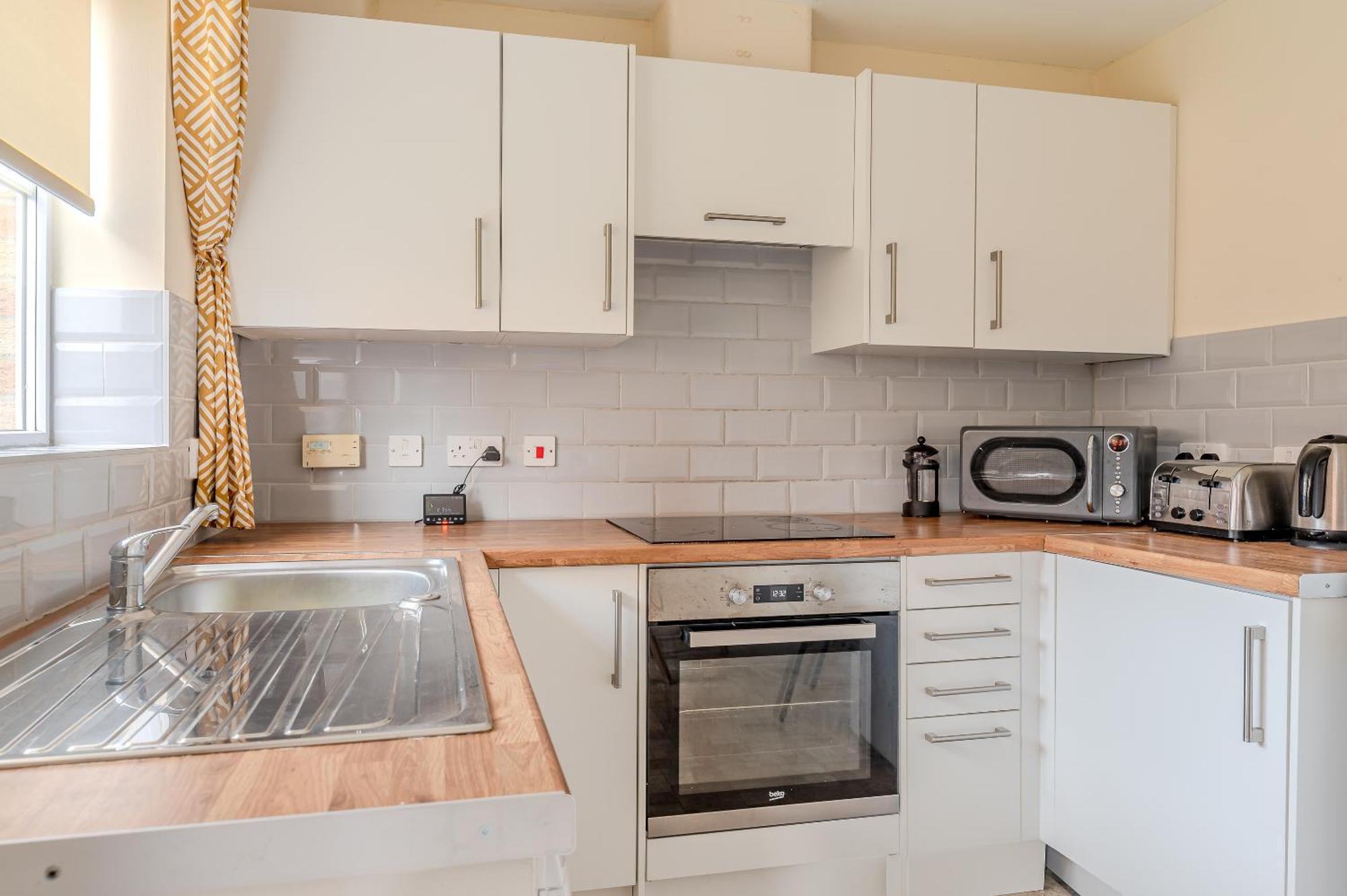 Quiet House, Prkg-3 Cars, Contractors & Families, York Centre 10Mins Villa Eksteriør billede